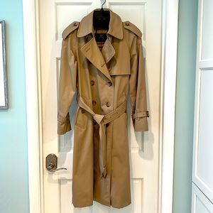 Burberry Trenchcoat Raincoat with zip in/out wool lining